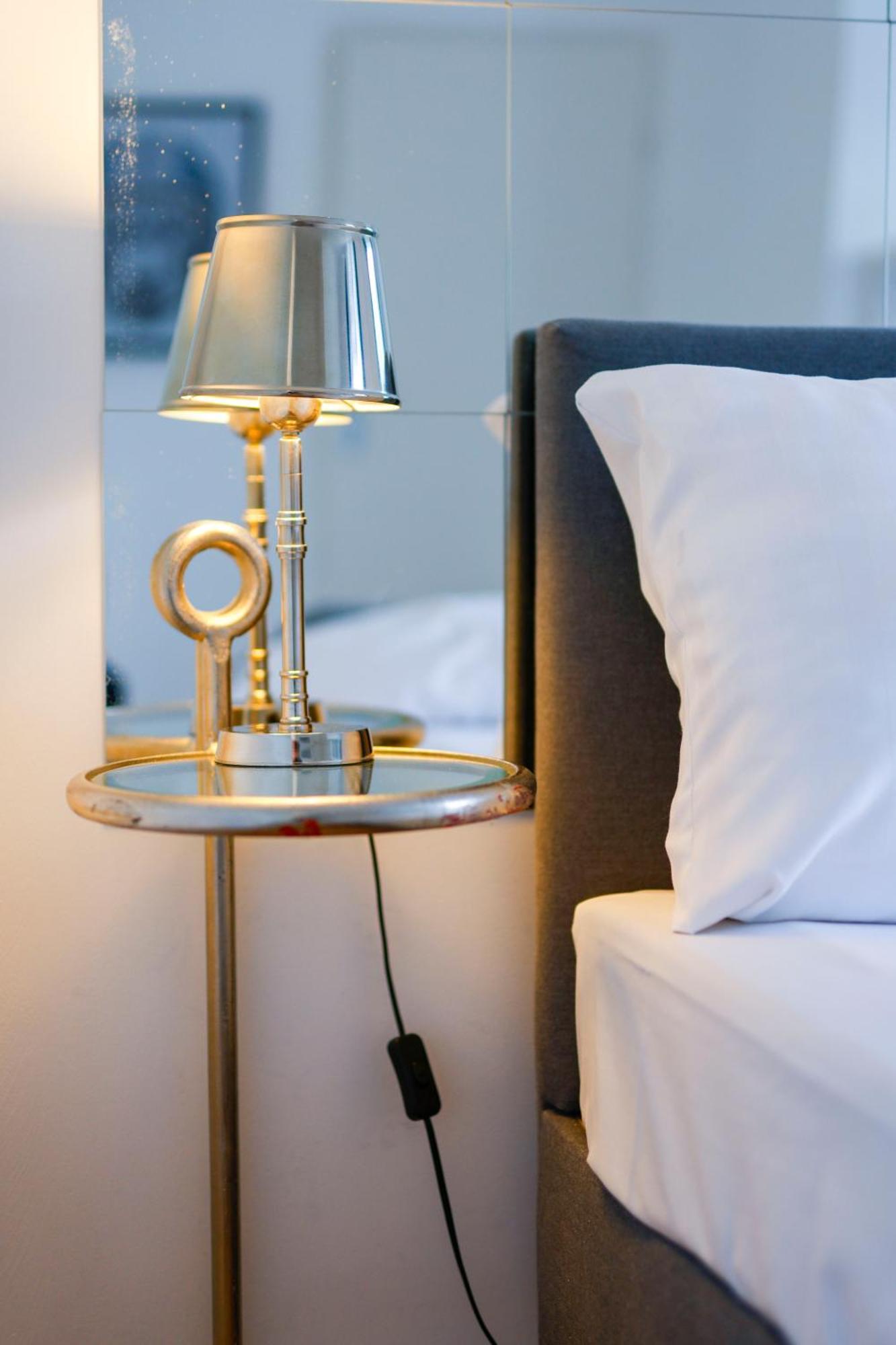 Sleephotels Alsterroom Hambourg Extérieur photo